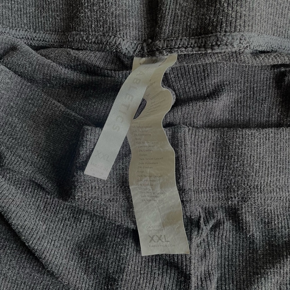 Fabletics Ribbed Bike Shorts - Picture 4 of 4